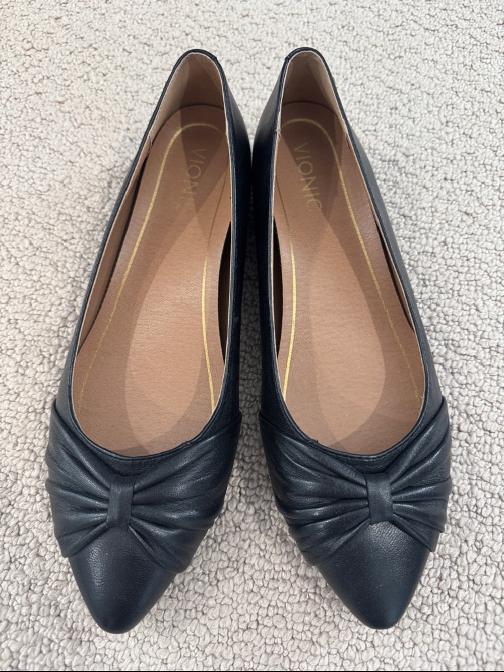 Vionic Black Pointed Toe Knot Detail Ballet Flat